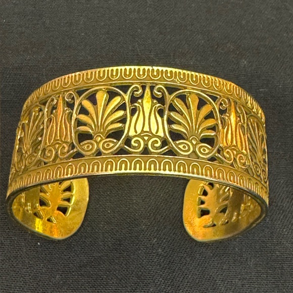 MMA Metropolitan Museum of Art heavy gold plated pierced accanthus leaf cuff